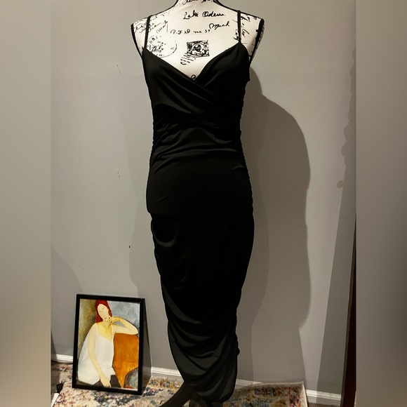 Dresses & Skirts - Ruched body con maxi dress size large never worn